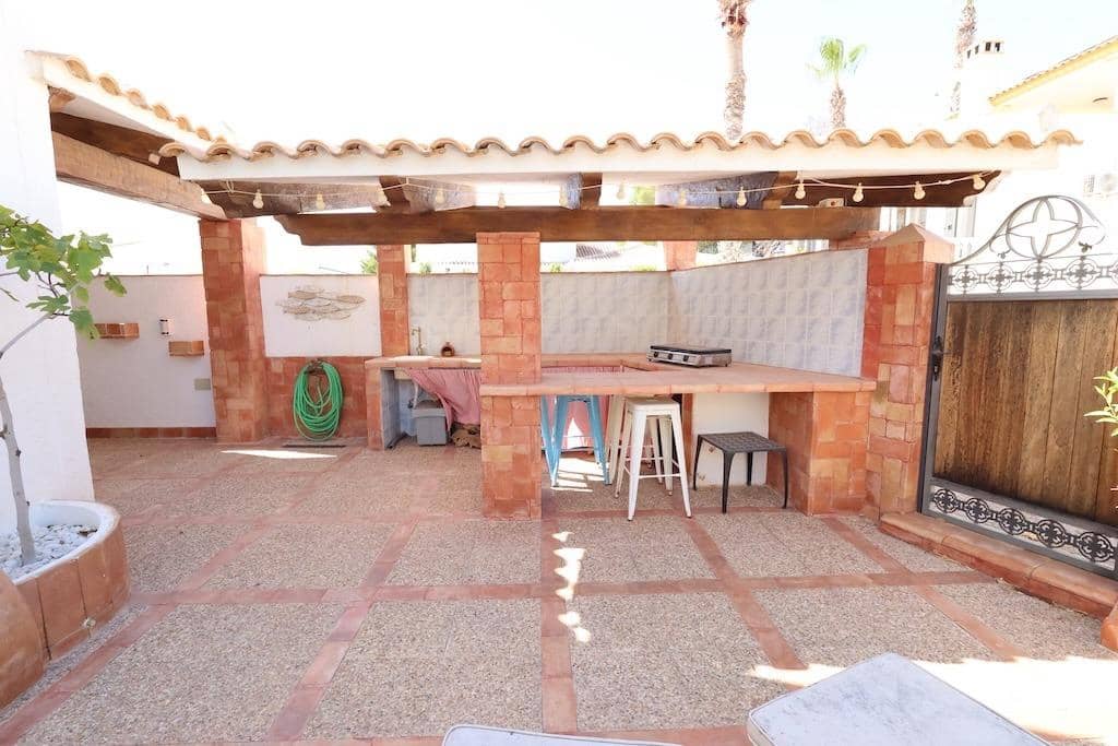 4 slaapkamer Villa te koop in Villamartin - € 699.000 (Ref: 9986051)