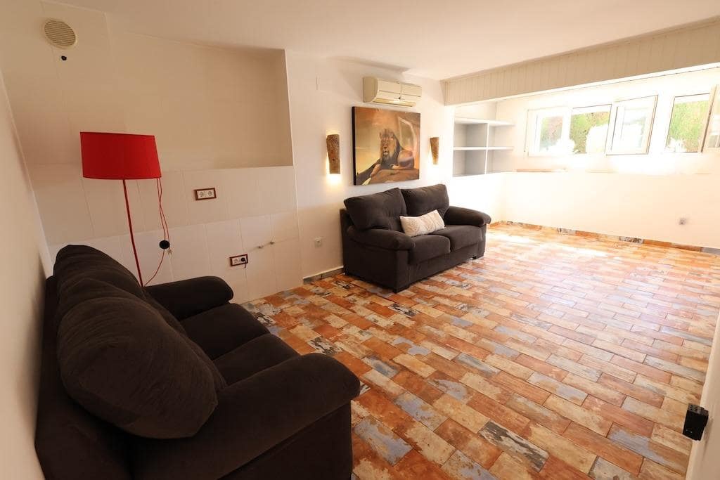 4 slaapkamer Villa te koop in Villamartin - € 699.000 (Ref: 9986051)