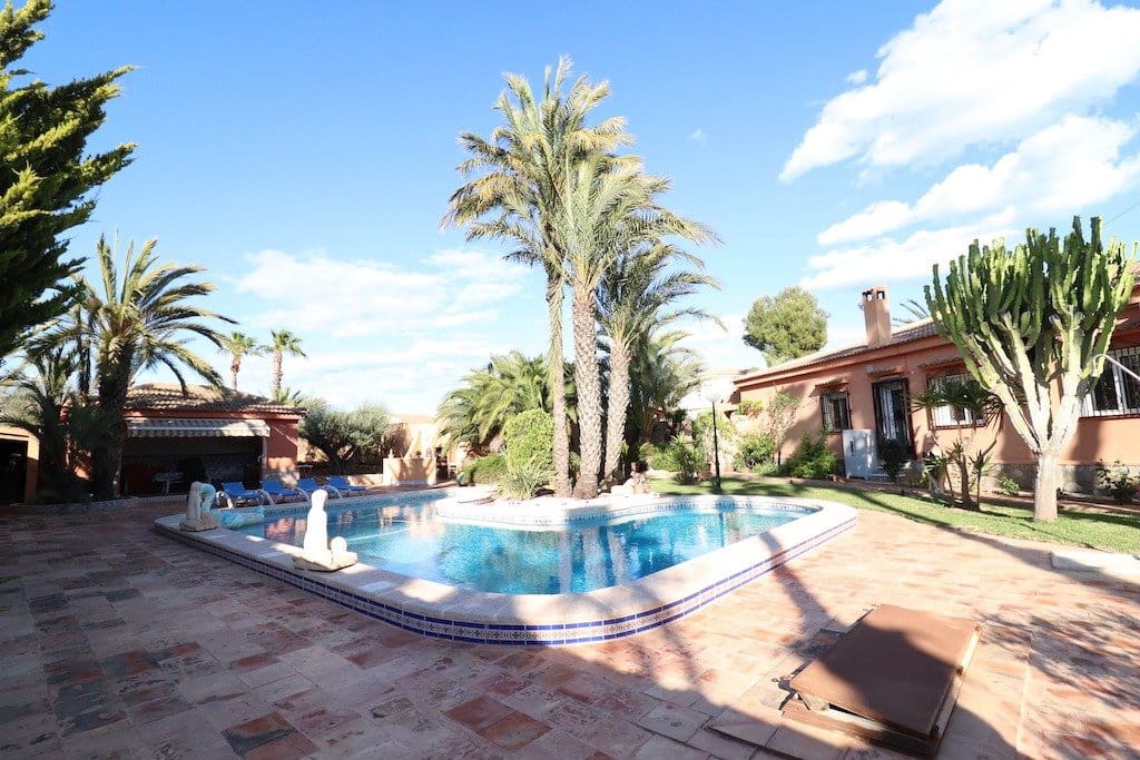 5 soveværelse Villa til salg i El Chaparral - € 850.000 (Ref: 9986059)