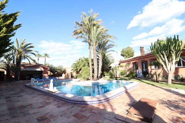 5 soveværelse Villa til salg i El Chaparral, Torrevieja - € 850.000 (Ref: 9986059)
