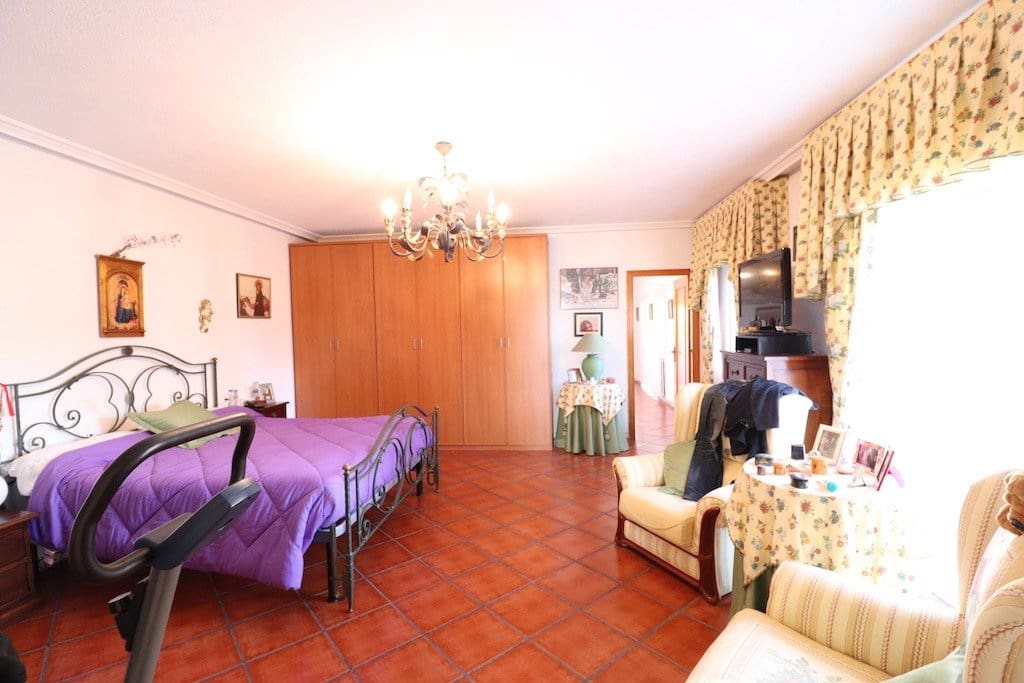 5 soveværelse Villa til salg i El Chaparral - € 850.000 (Ref: 9986059)
