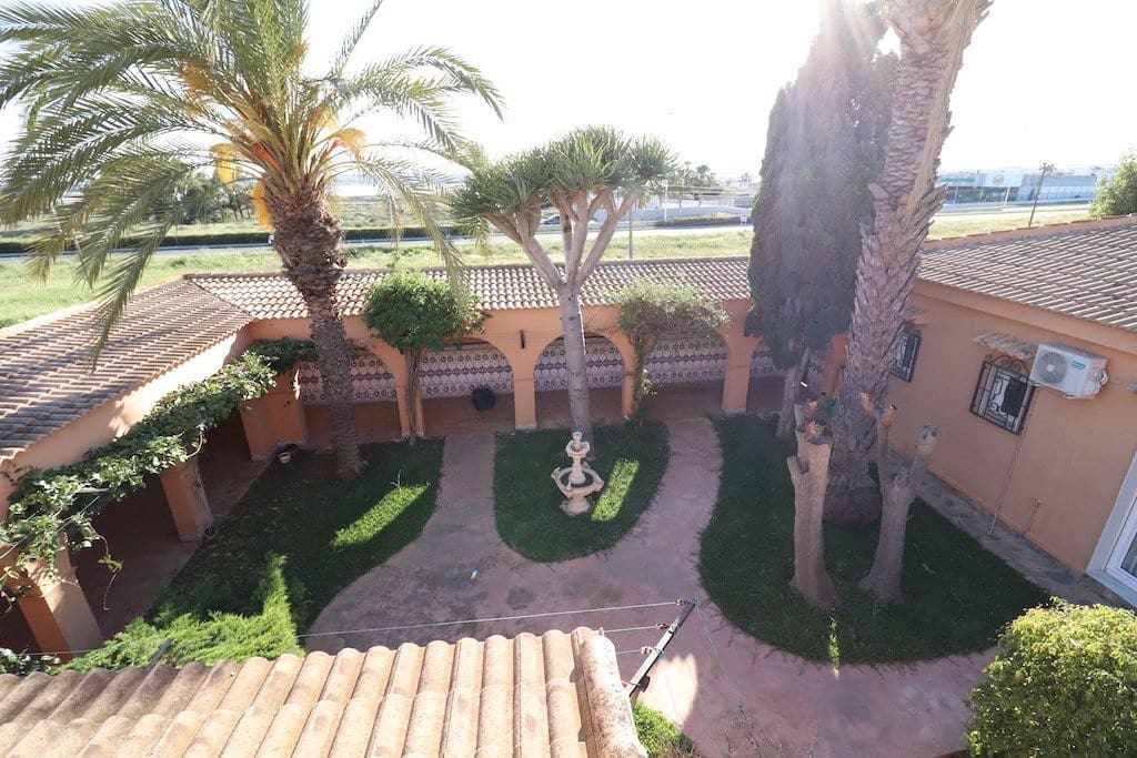 5 soveværelse Villa til salg i El Chaparral - € 850.000 (Ref: 9986059)