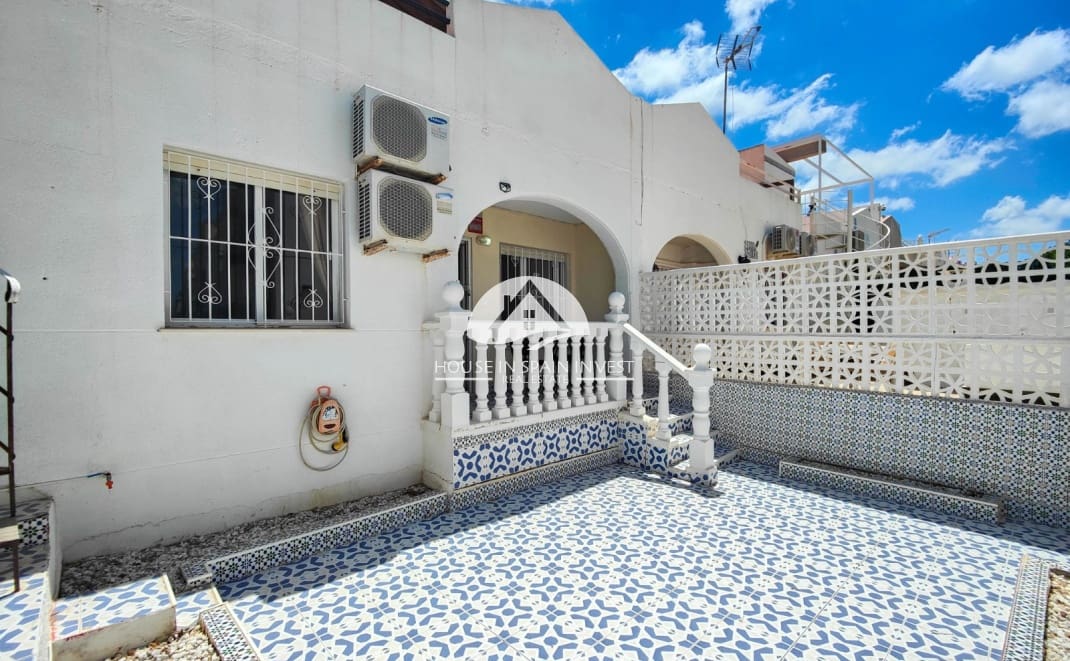 Bungalow te koop in Torrevieja - € 129.990 (Ref: 9990447)