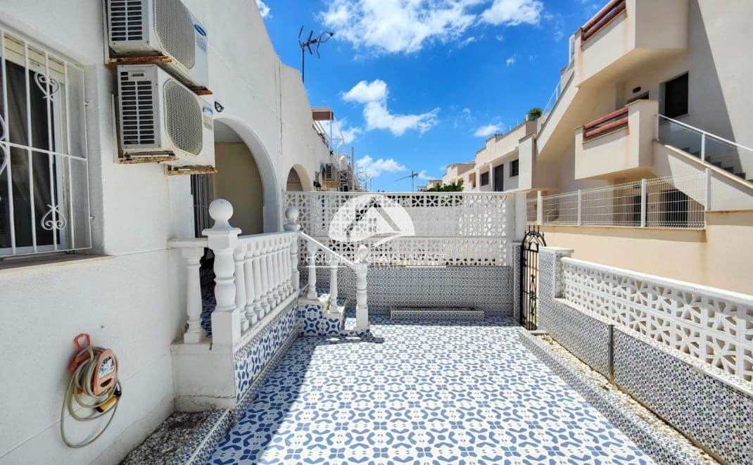 Bungalow te koop in Torrevieja - € 129.990 (Ref: 9990447)