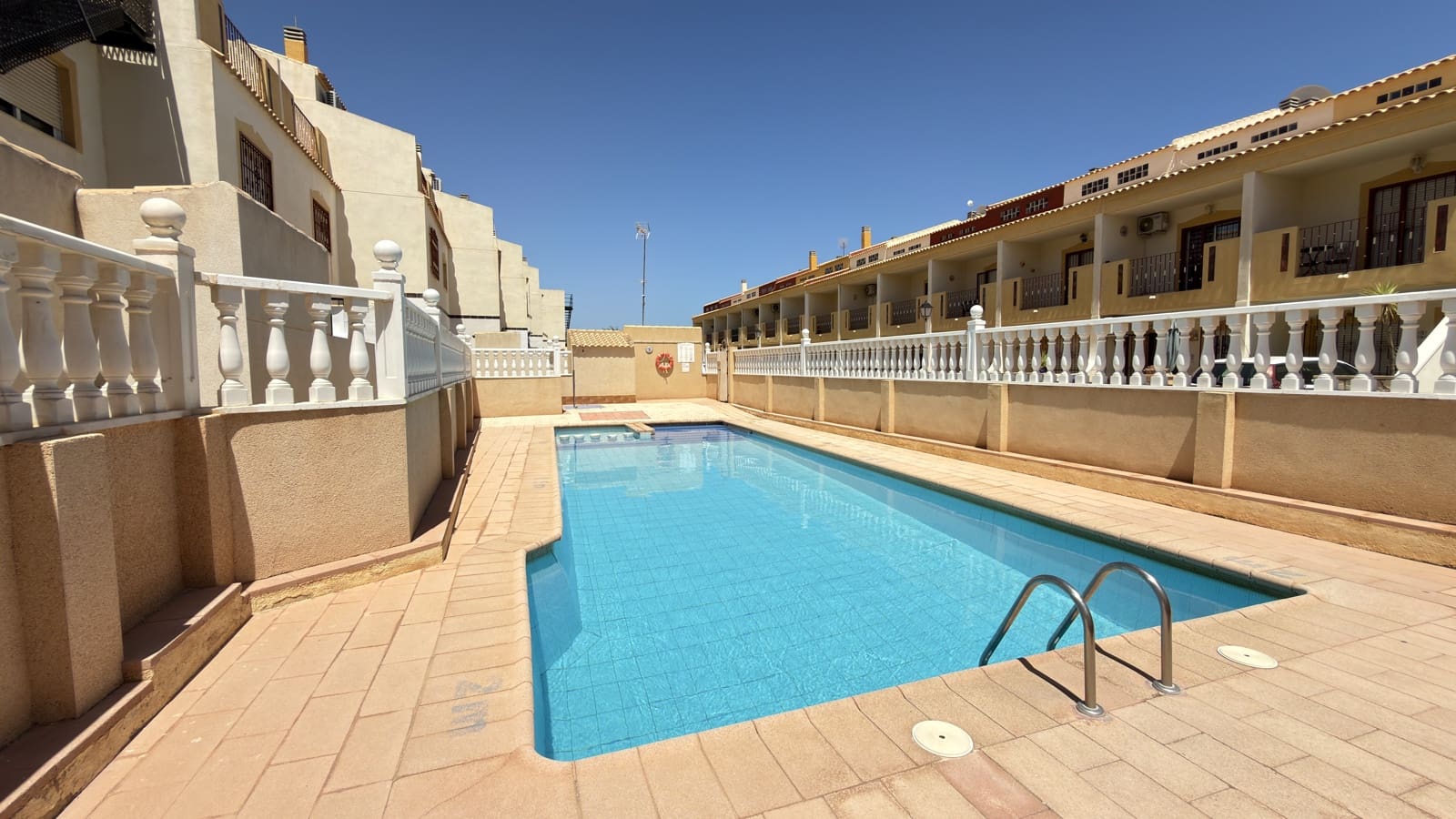 3 soveværelse Byhus til salg i La Zenia - € 249.950 (Ref: 9990858)