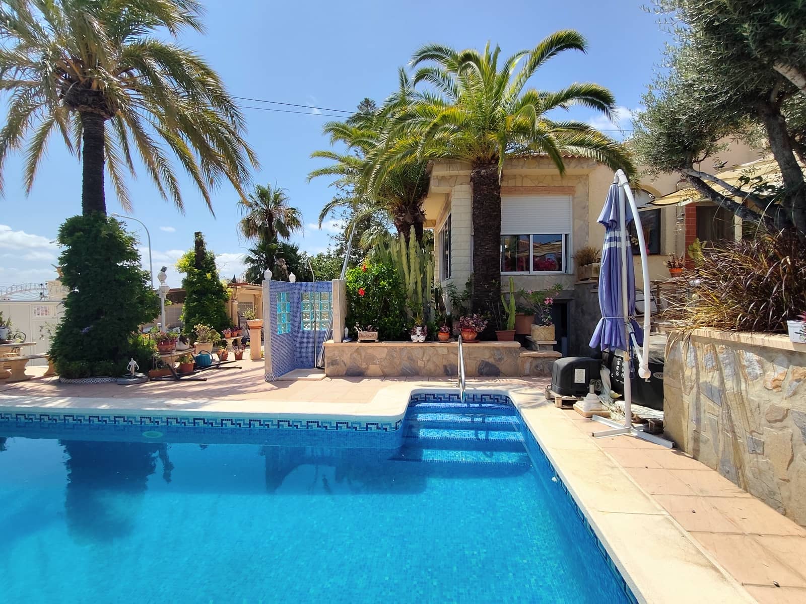 Chalet de 3 habitaciones en Ciudad Quesada en venta - 550.000 € (Ref: 9990861)