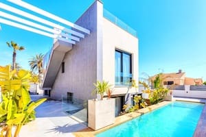 4 bedroom Villa for sale in Torrevieja - € 890,000 (Ref: 9990863)