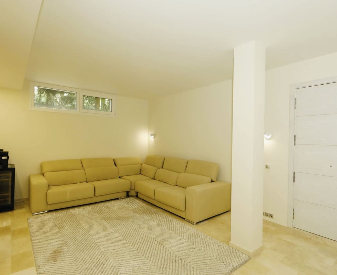 Chalet de 5 habitaciones en La Zenia en venta - 1.500.000 € (Ref: 9990865)