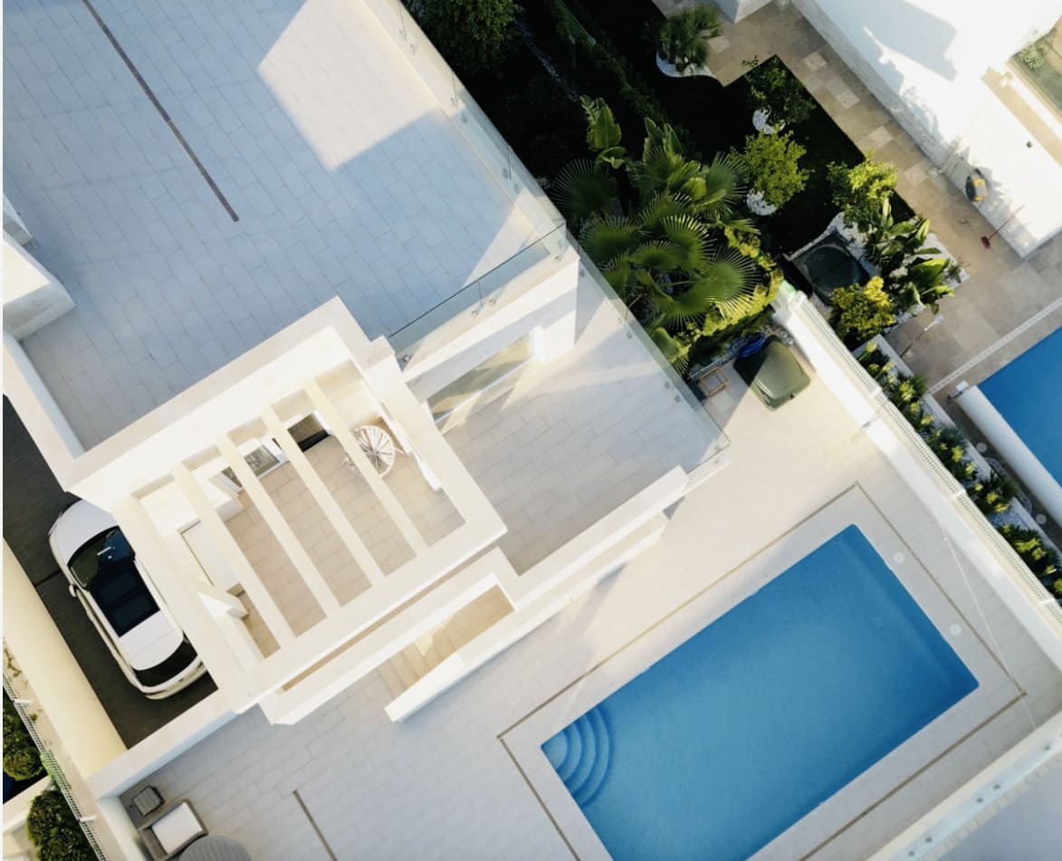 Chalet de 5 habitaciones en La Zenia en venta - 1.500.000 € (Ref: 9990865)