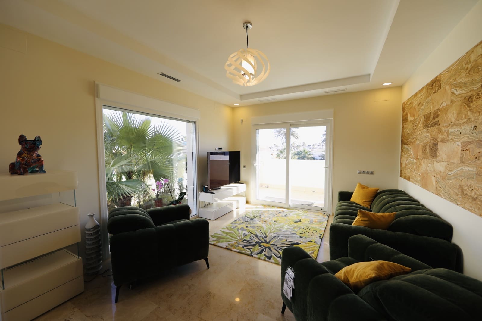Chalet de 5 habitaciones en La Zenia en venta - 1.500.000 € (Ref: 9990865)