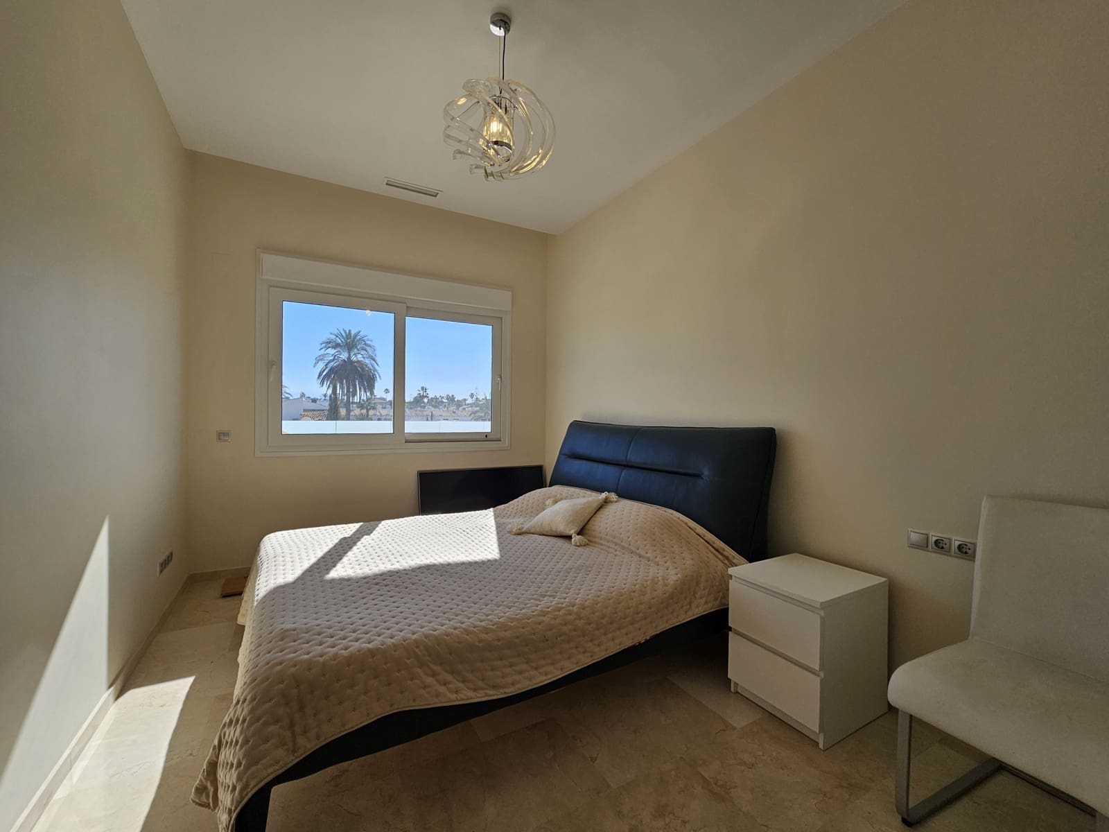 Chalet de 5 habitaciones en La Zenia en venta - 1.500.000 € (Ref: 9990865)
