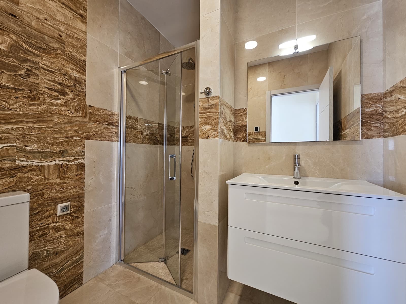 Chalet de 5 habitaciones en La Zenia en venta - 1.500.000 € (Ref: 9990865)