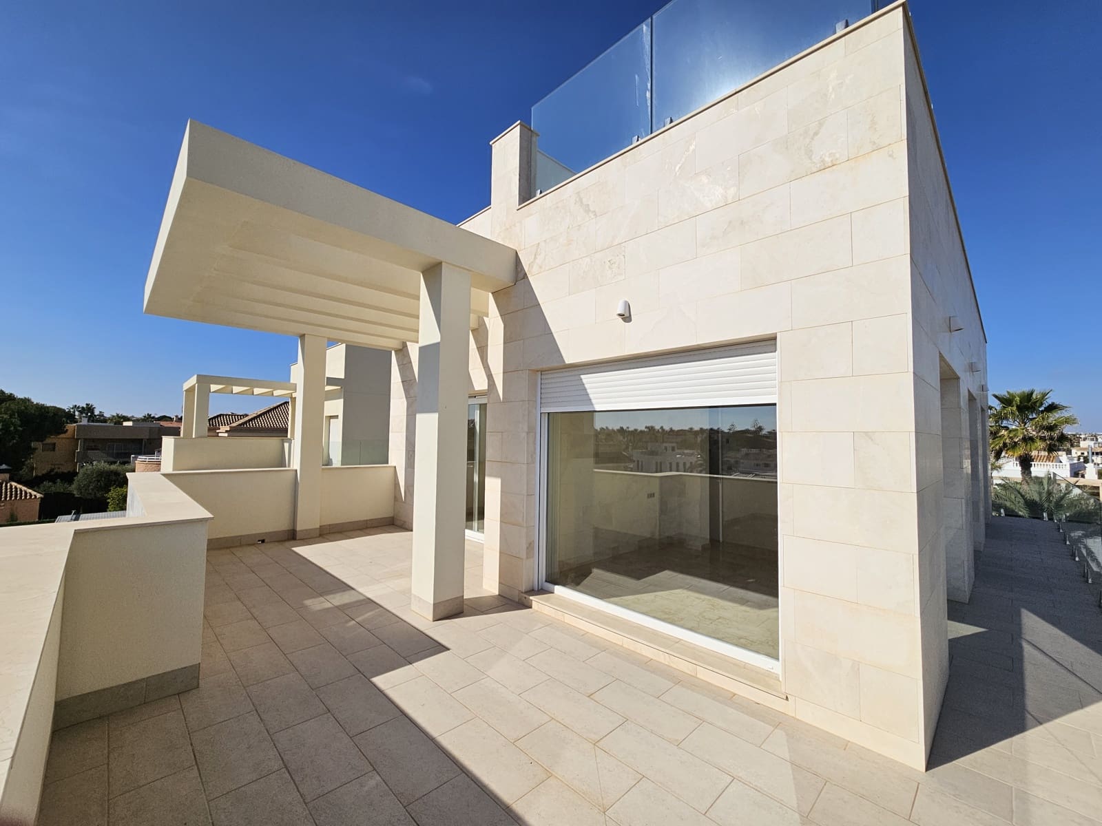 Chalet de 5 habitaciones en La Zenia en venta - 1.500.000 € (Ref: 9990865)