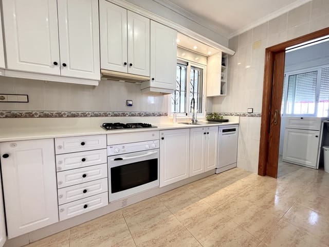 5 Zimmer Villa zu verkaufen in San Miguel de Salinas - 599.999 € (Ref: 9990868)