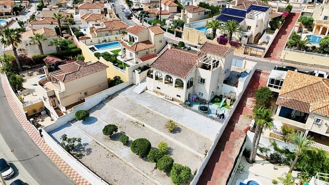 5 Zimmer Villa zu verkaufen in San Miguel de Salinas - 599.999 € (Ref: 9990868)