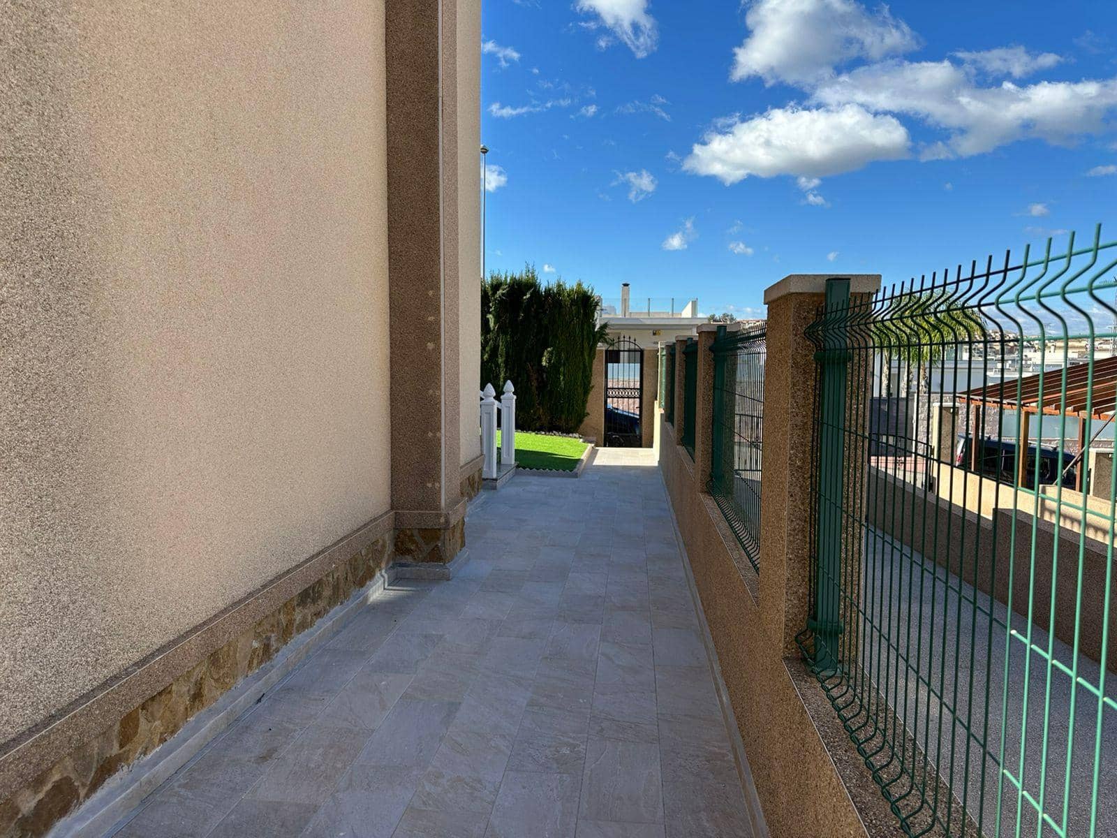 4 chambre Villa/Maison à vendre à Torrevieja - 470 000 € (Ref: 9991868)