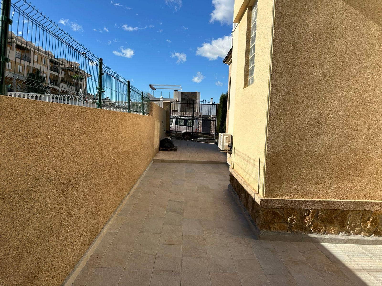 4 chambre Villa/Maison à vendre à Torrevieja - 470 000 € (Ref: 9991868)