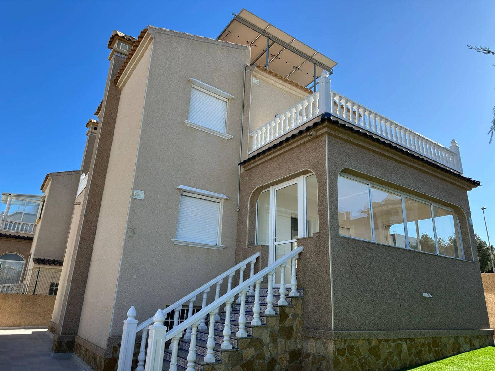 4 chambre Villa/Maison à vendre à Torrevieja - 470 000 € (Ref: 9991868)