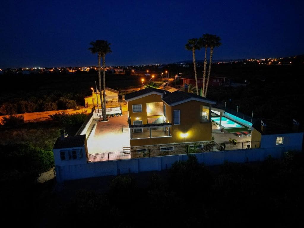 5 soveværelse Villa til salg i Orihuela - € 675.000 (Ref: 9991869)