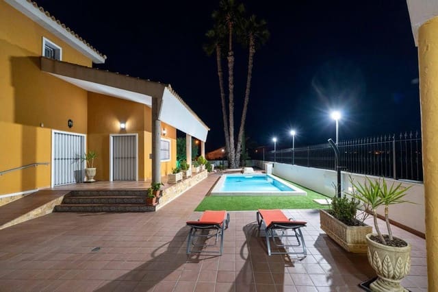 5 soveværelse Villa til salg i Desamparados - Hurchillo - Torremendo, Orihuela - € 675.000 (Ref: 9991869)