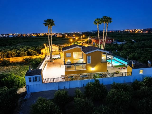 5 soveværelse Villa til salg i Desamparados - Hurchillo - Torremendo, Orihuela - € 675.000 (Ref: 9991869)