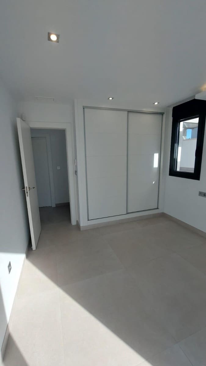 3 bedroom Villa for sale in Torrevieja - € 650,000 (Ref: 9991870)