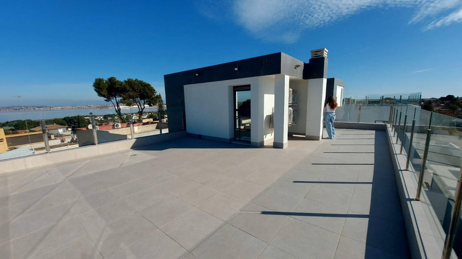 3 bedroom Villa for sale in Torrevieja - € 650,000 (Ref: 9991870)