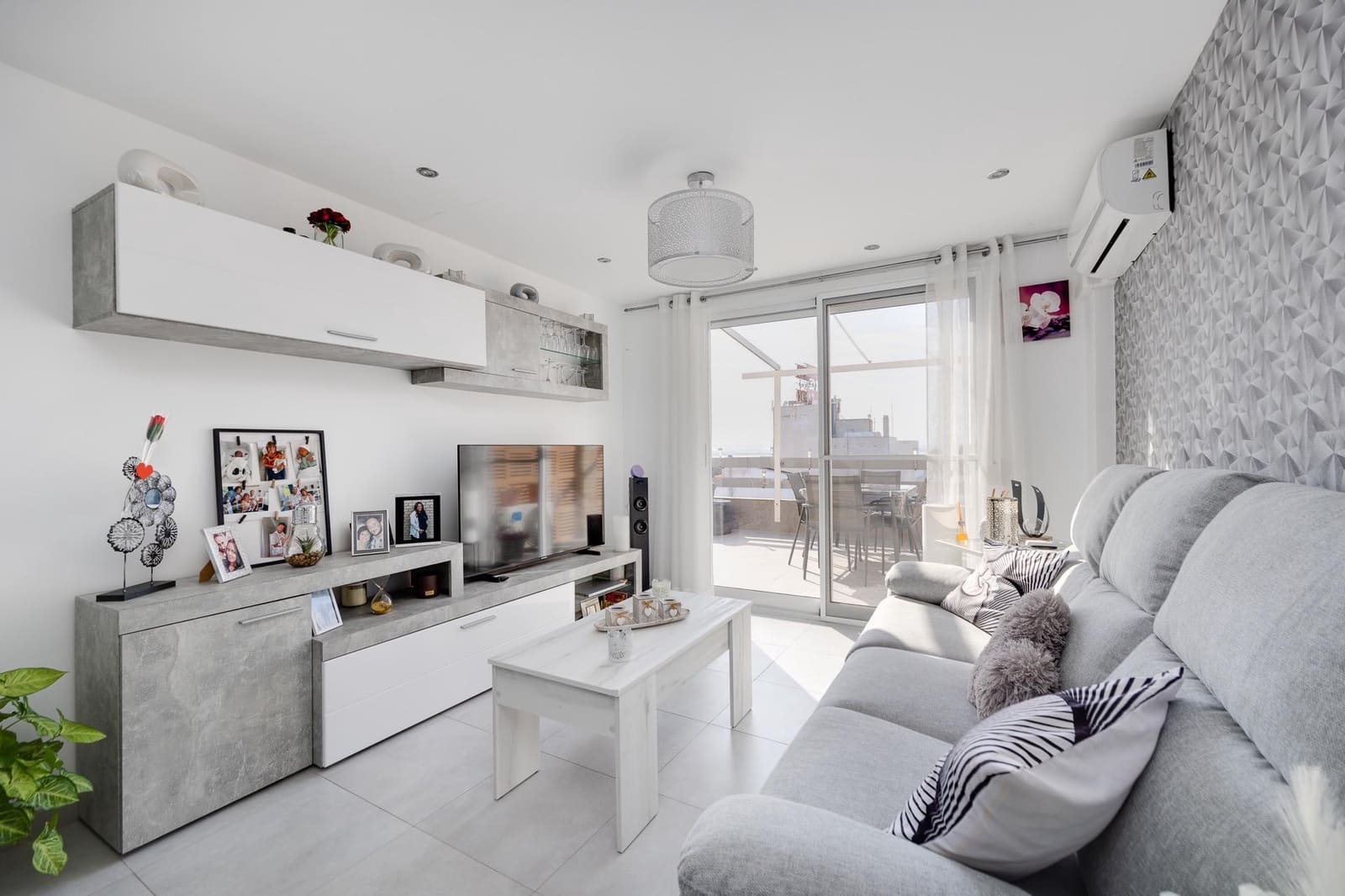 3 soverom Penthouse til salgs i Torrevieja - € 290 000 (Ref: 9991876)