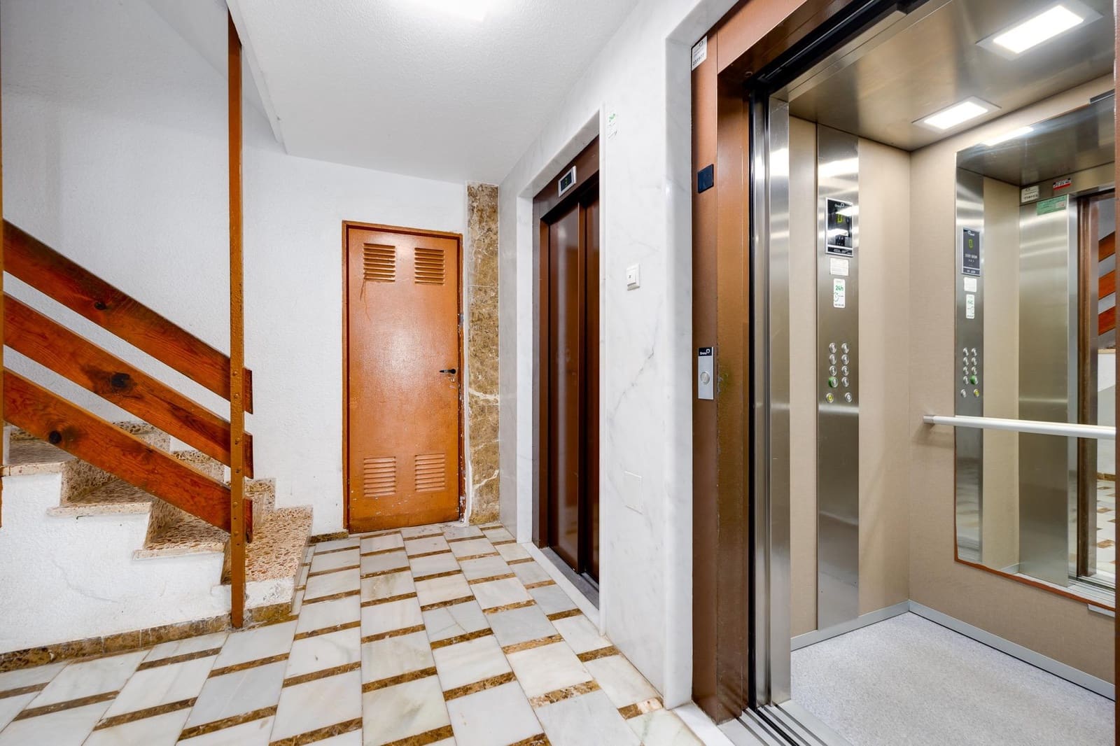 3 soverom Penthouse til salgs i Torrevieja - € 290 000 (Ref: 9991876)
