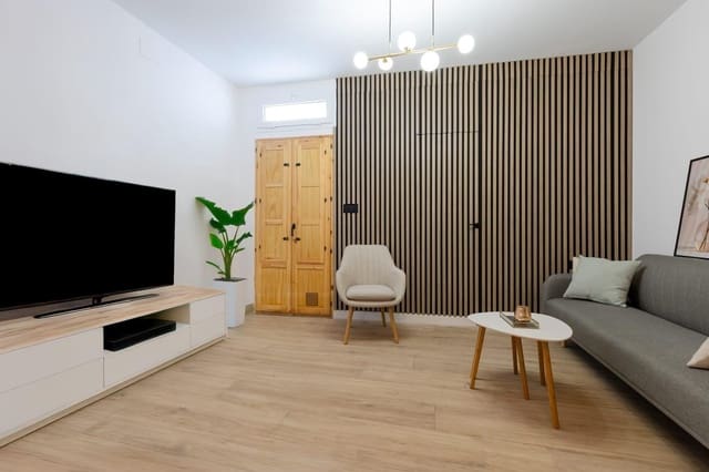 4 slaapkamer Bungalow te koop in Centro - Muelle Pesquero, Torrevieja - € 199.000 (Ref: 9991878)