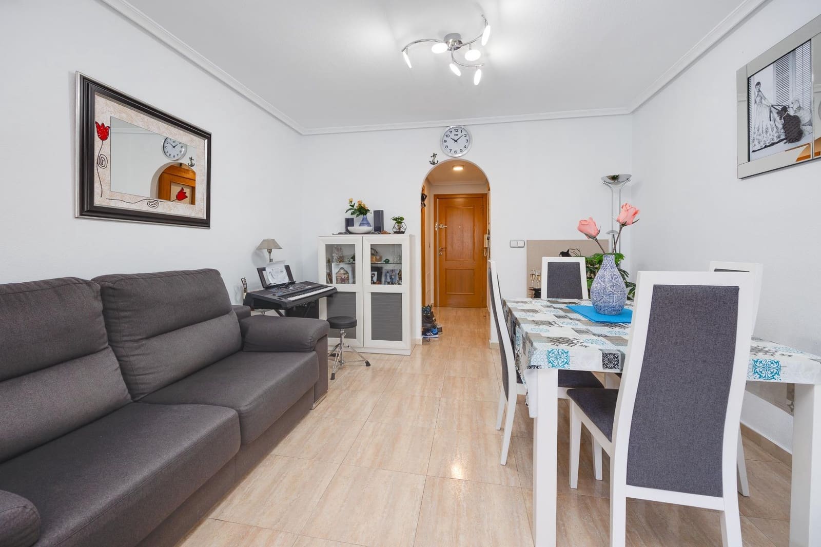 2 soverom Leilighet til salgs i Torrevieja - € 189 000 (Ref: 9991882)