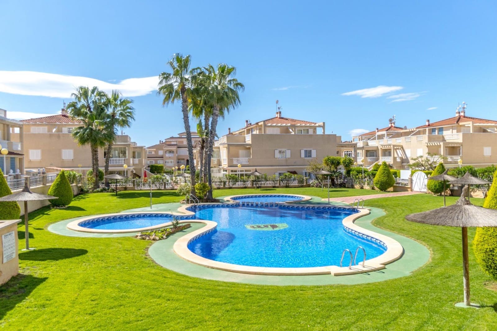 2 sovrum Lägenhet till salu i Orihuela Costa - 195 000 € (Ref: 9991886)
