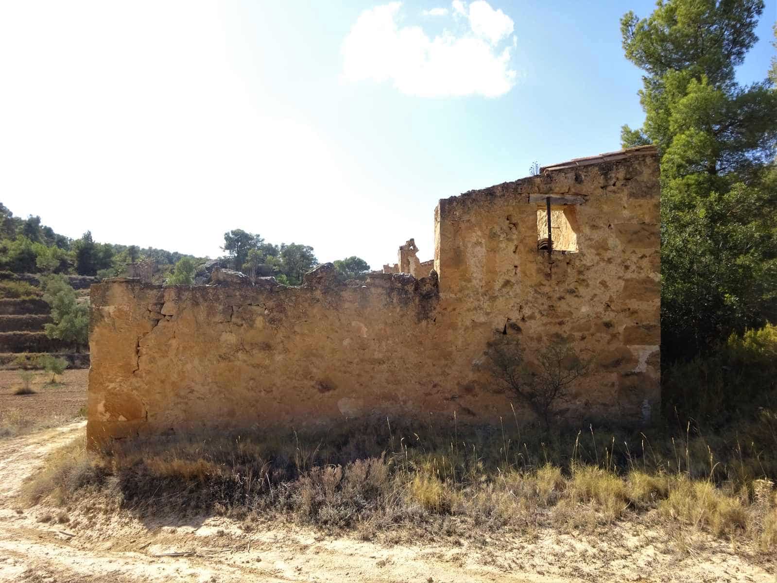 Finca/Country House for sale in Maella - € 64,000 (Ref: 7406905)