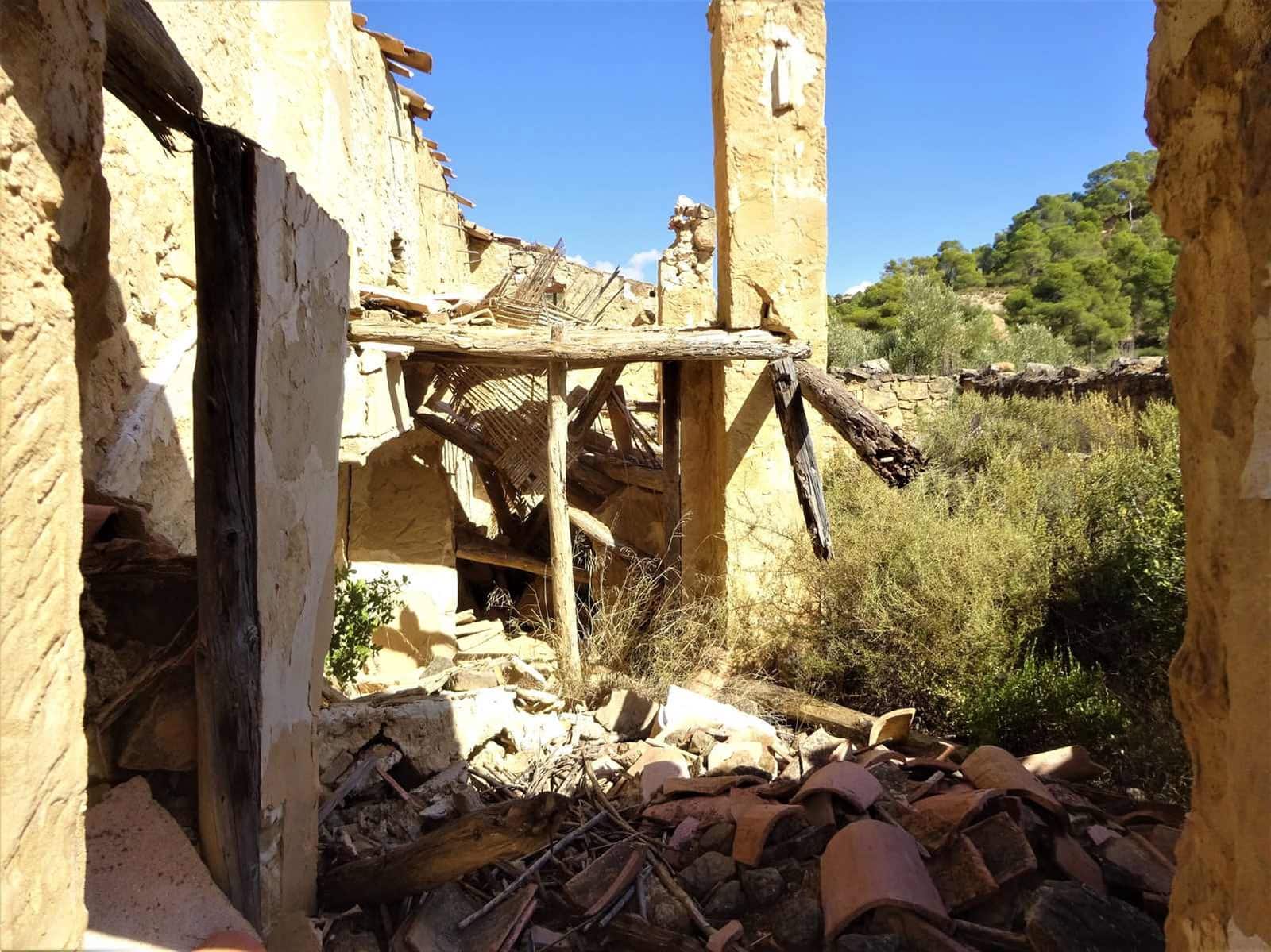 Finca/Country House for sale in Maella - € 64,000 (Ref: 7406905)