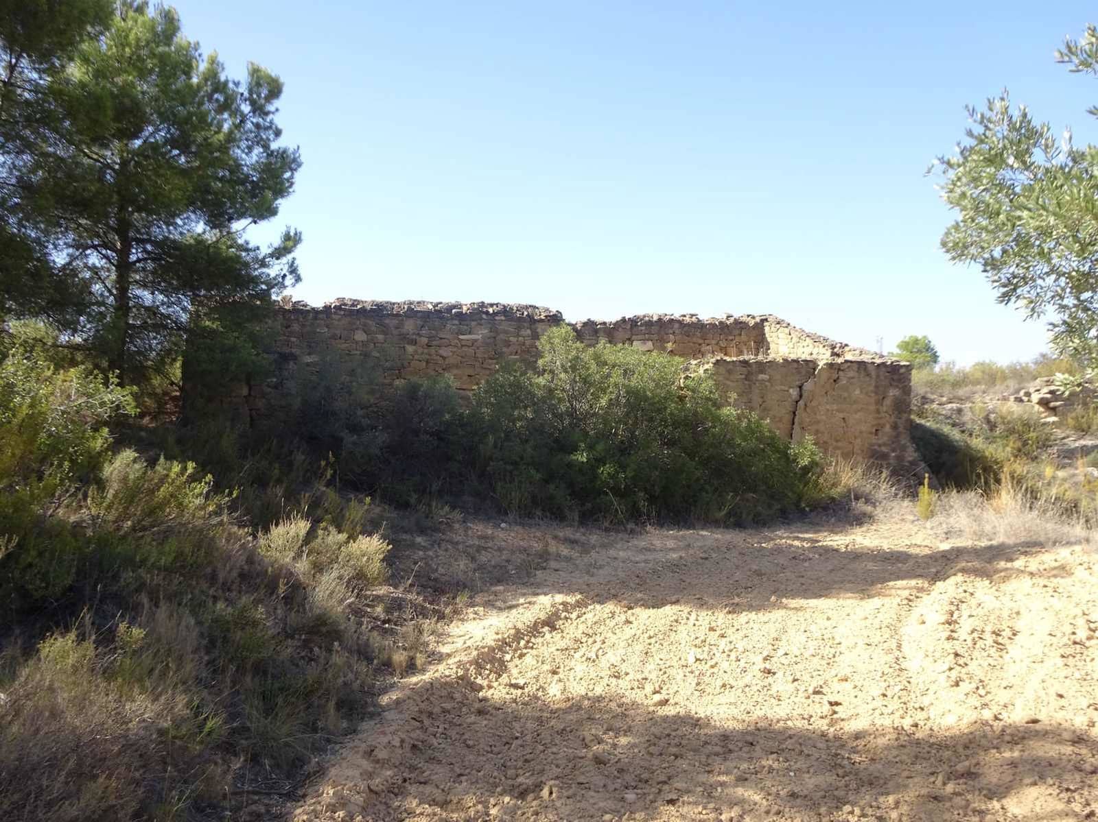Finca/Country House for sale in Maella - € 64,000 (Ref: 7406905)