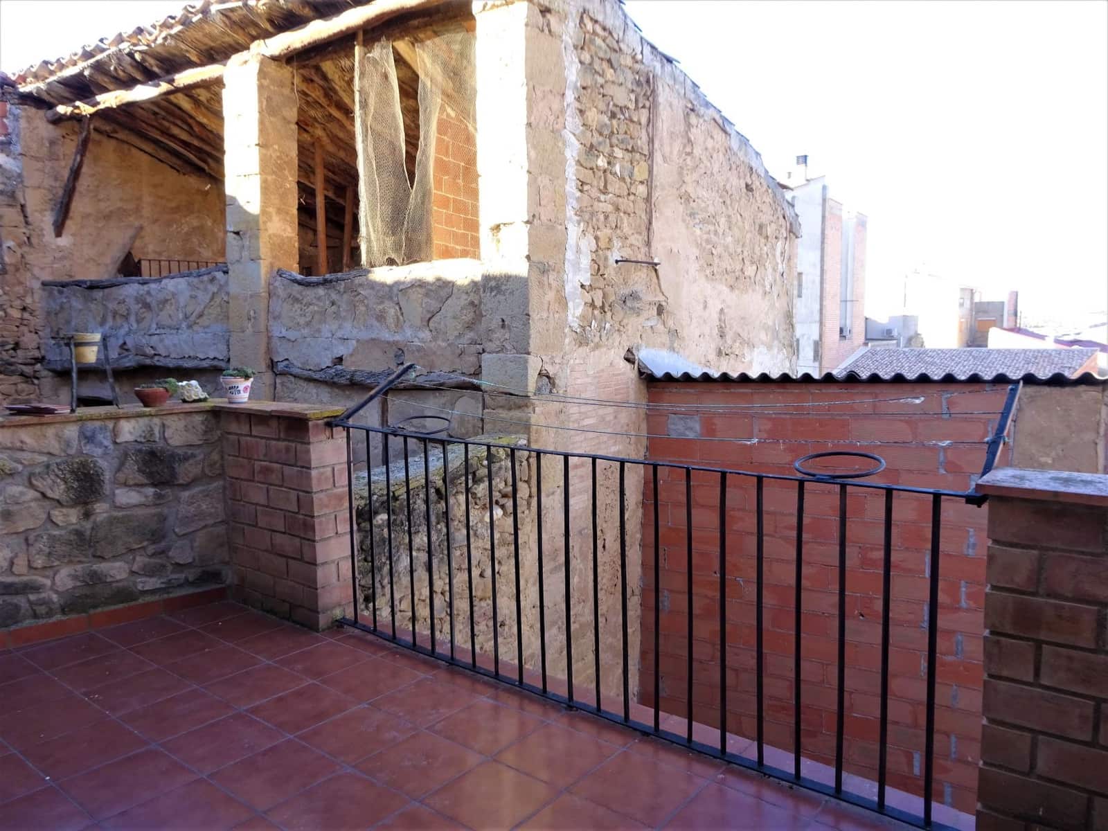 5 soveværelse Byhus til salg i Maella - € 89.000 (Ref: 7406933)