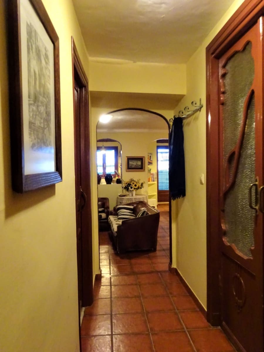 5 bedroom Townhouse for sale in Maella - € 89,000 (Ref: 7406933)