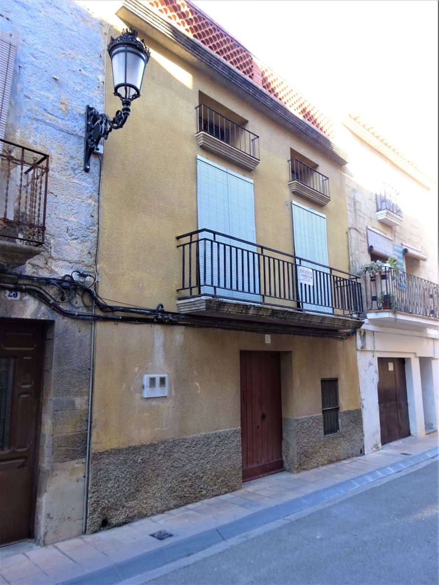 5 bedroom Townhouse for sale in Maella - € 89,000 (Ref: 7406933)