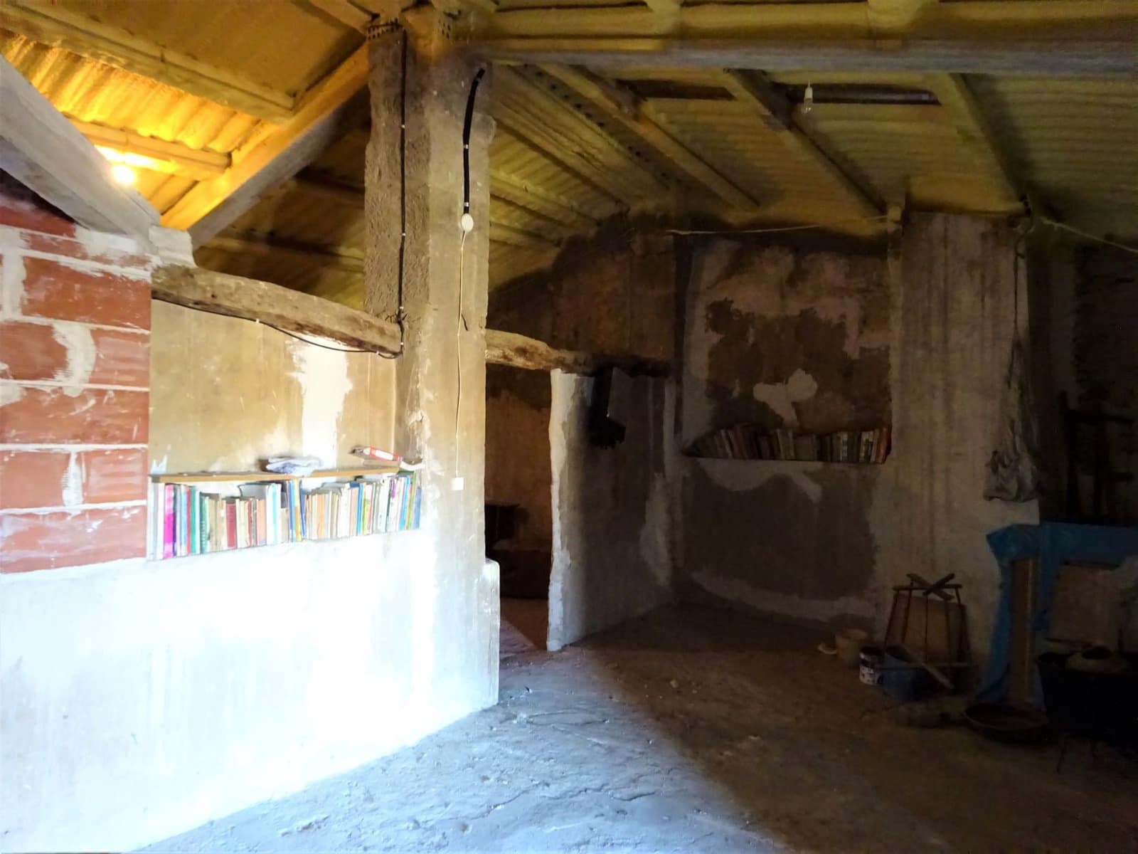 5 bedroom Townhouse for sale in Maella - € 89,000 (Ref: 7406933)