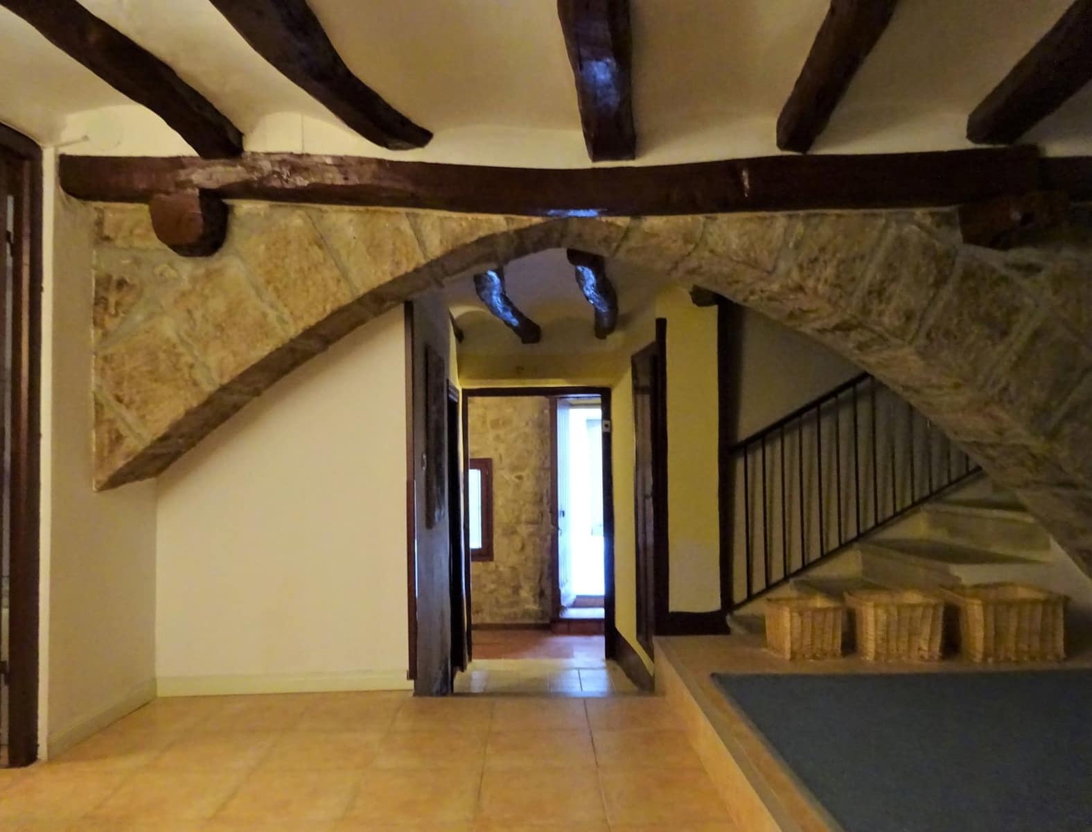 5 bedroom Townhouse for sale in Maella - € 89,000 (Ref: 7406933)