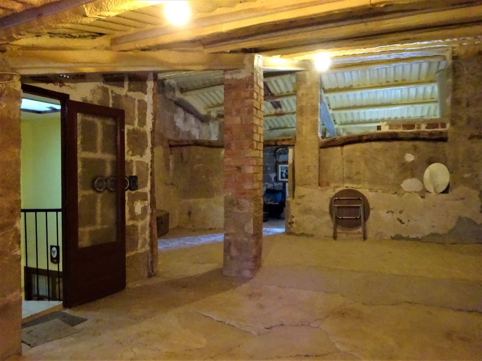5 bedroom Townhouse for sale in Maella - € 89,000 (Ref: 7406933)