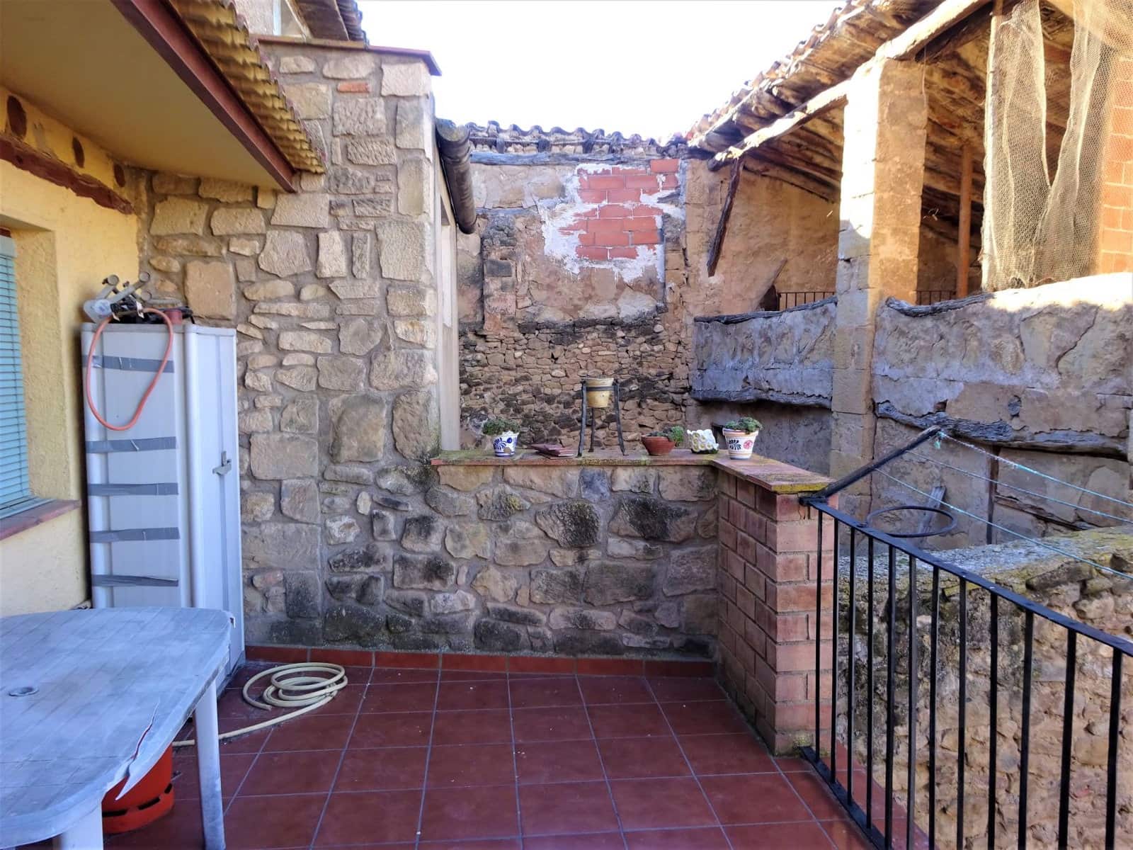 5 bedroom Townhouse for sale in Maella - € 89,000 (Ref: 7406933)