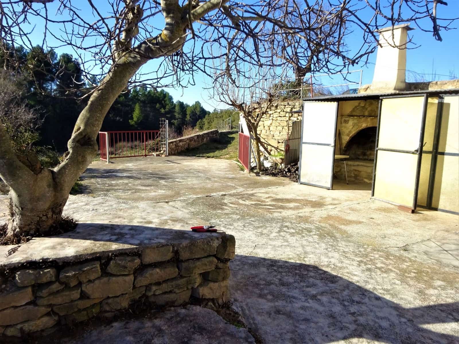 2 soveværelse Finca/Landehus til salg i Calaceite med swimmingpool garage - € 69.000 (Ref: 7406936)