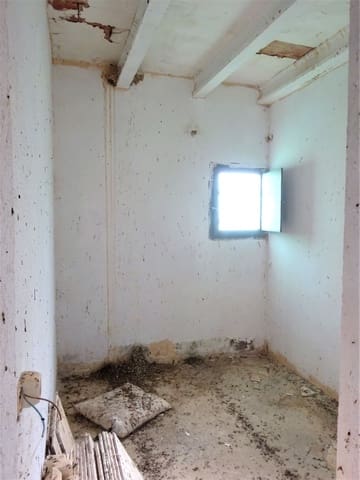 3 bedroom Finca/Country House for sale in Maella - € 12,000 (Ref: 7406940)