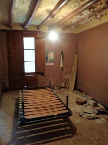 6 soverom Hus til salgs i Maella med garasje - € 49 000 (Ref: 7406966)