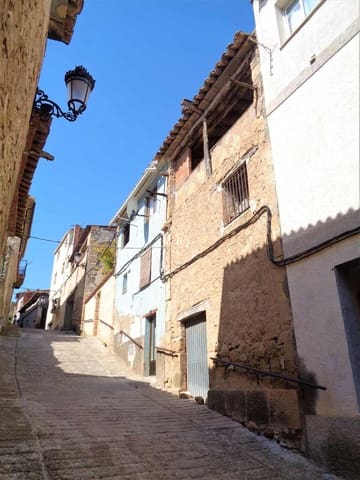 6 soverom Hus til salgs i Maella med garasje - € 49 000 (Ref: 7406966)