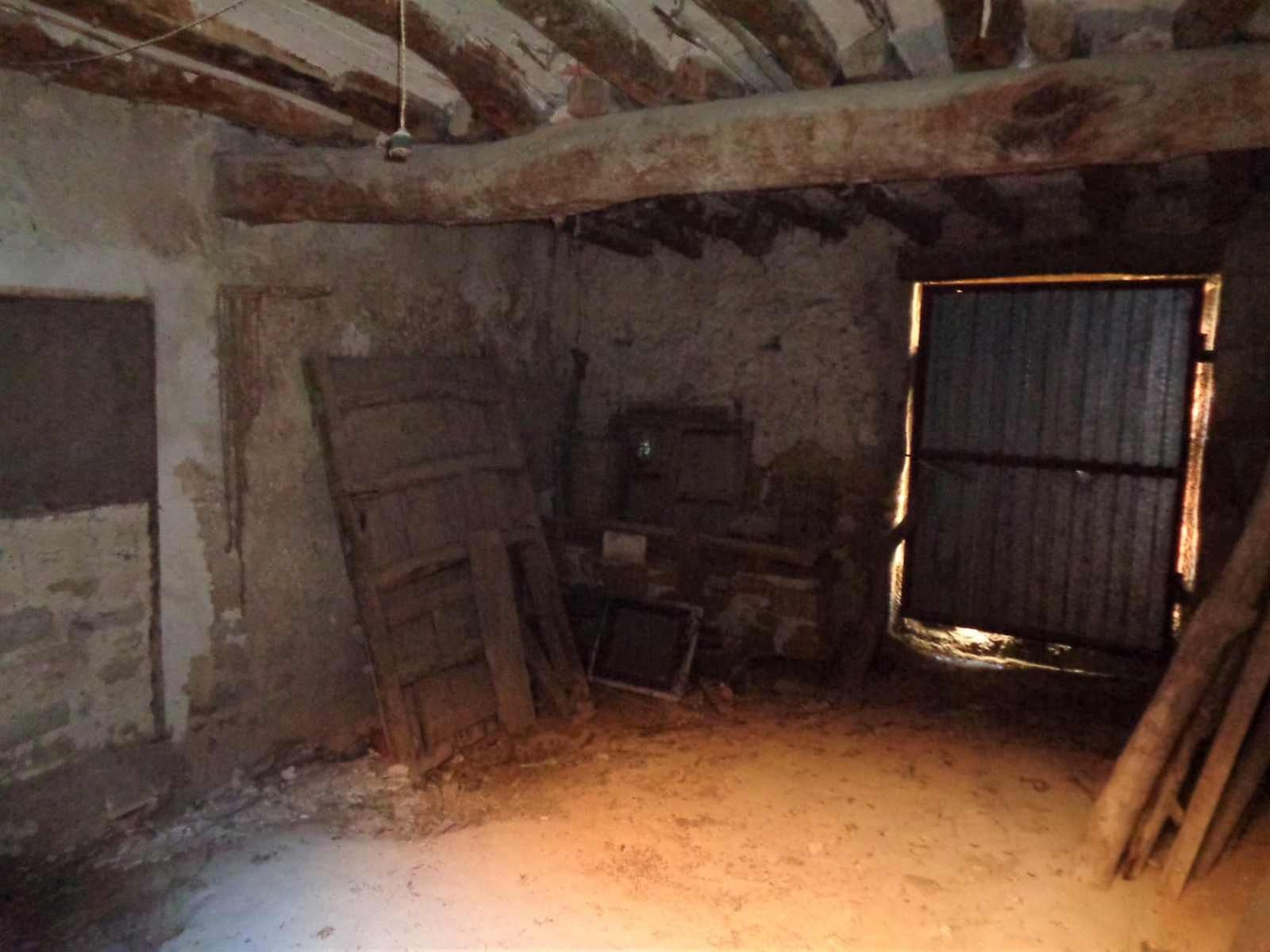 6 soverom Hus til salgs i Maella med garasje - € 49 000 (Ref: 7406966)