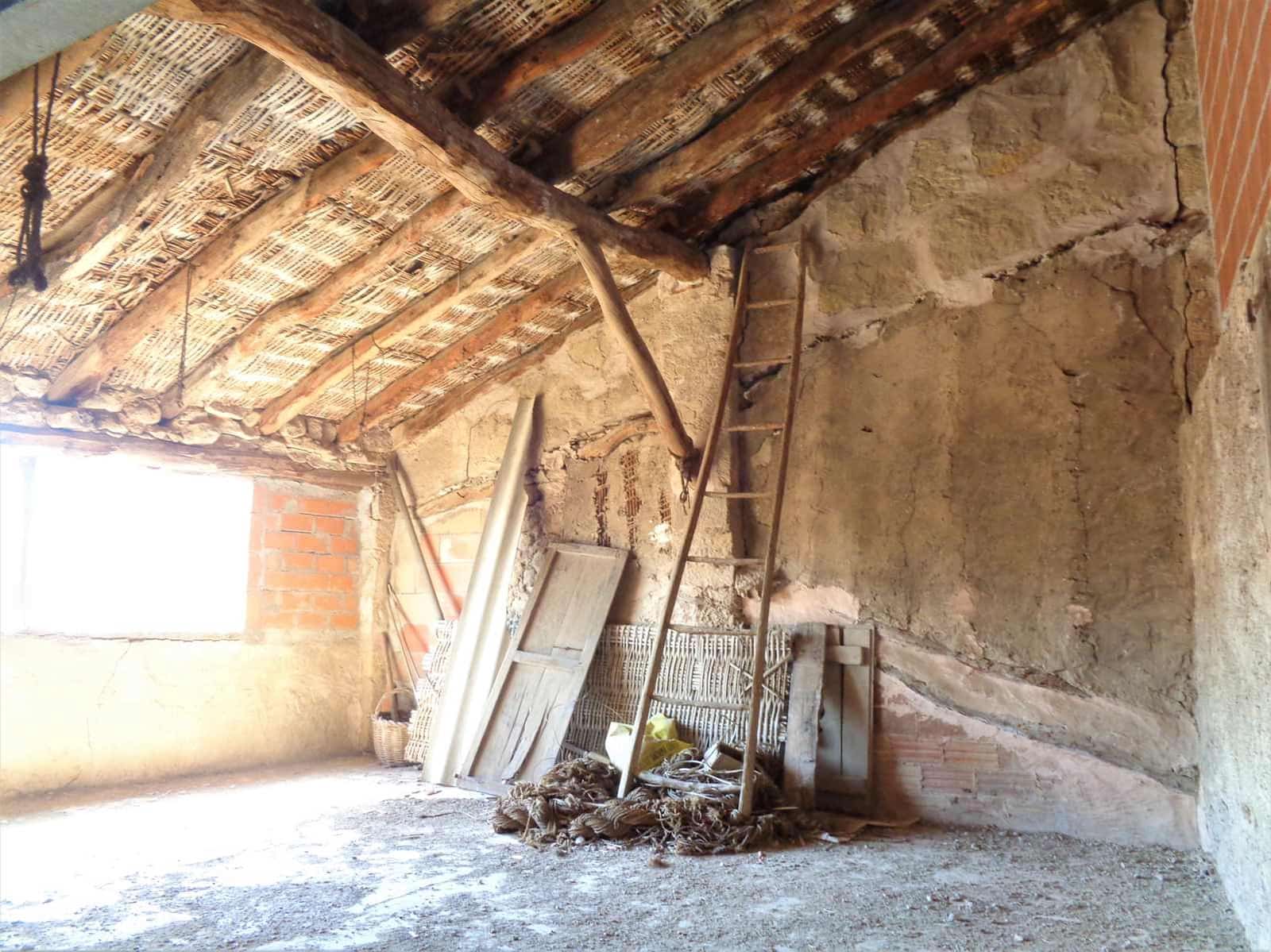 6 soverom Hus til salgs i Maella med garasje - € 49 000 (Ref: 7406966)