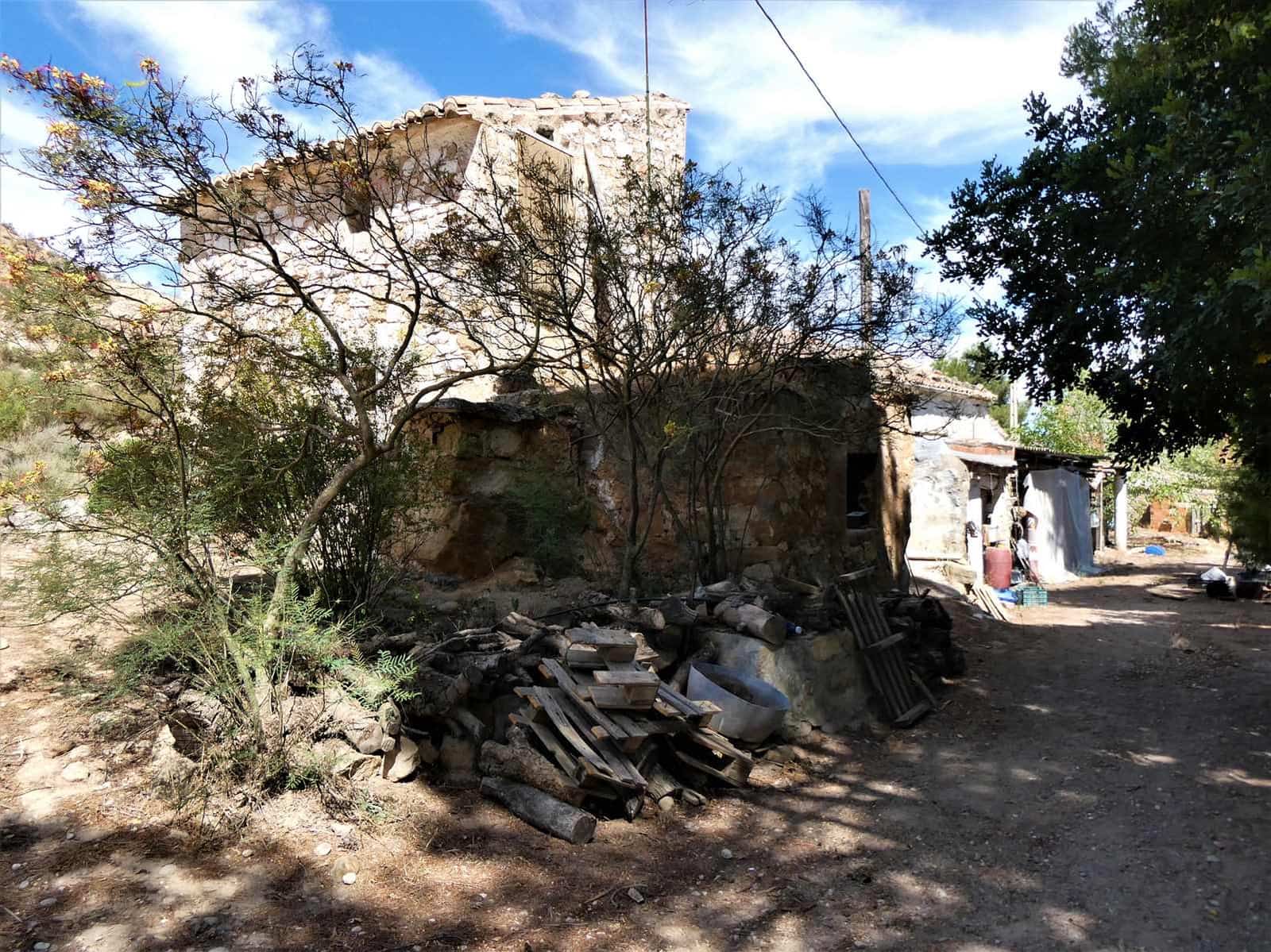 Maalaistalo myytävänä paikassa Caspe - 69 000 € (Ref: 7662822)