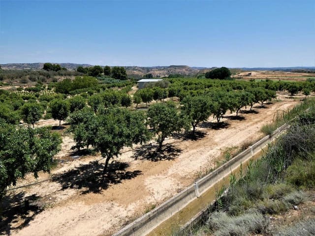 2 soveværelse Finca/Landehus til salg i Caspe med swimmingpool garage - € 149.000 (Ref: 7774812)